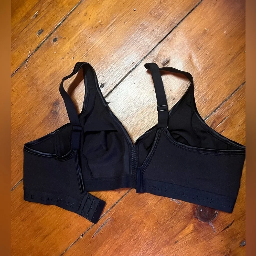 Cacique 42C unlined black bra EUC soft cup
